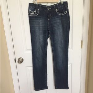 Amethyst Jeans size 9 dark wash rhinestone details